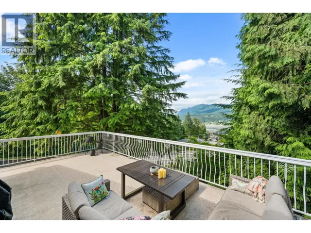 1001 GATENSBURY STREET, Coquitlam, British Columbia V3J5J6