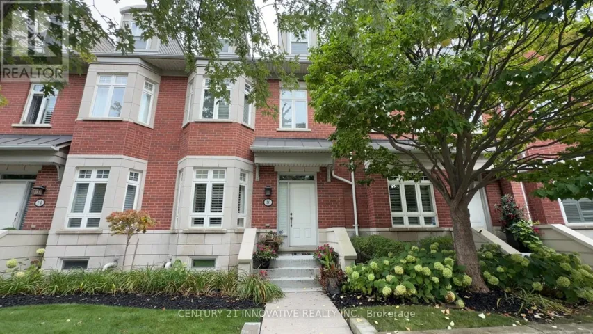 16 ST LAWRENCE DRIVE, Mississauga (Port Credit), Ontario L5G4V6