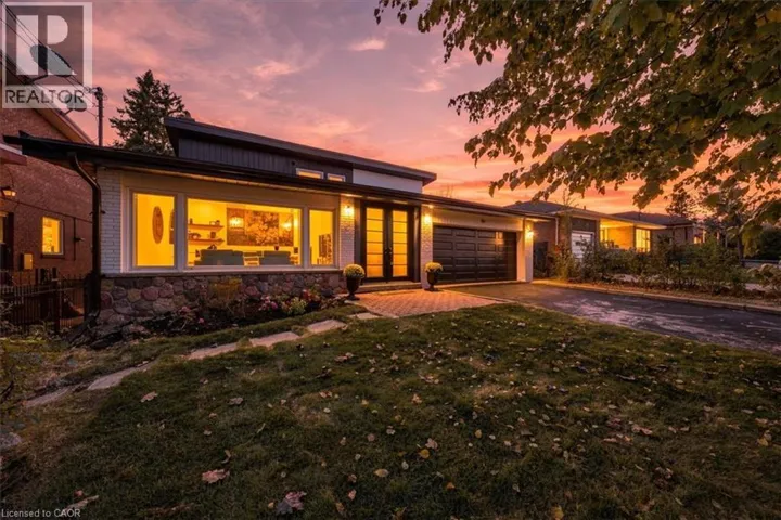 184 TORRESDALE Avenue, North York, Ontario M2R3E4