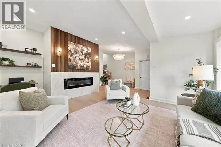 184 TORRESDALE Avenue, North York, Ontario M2R3E4