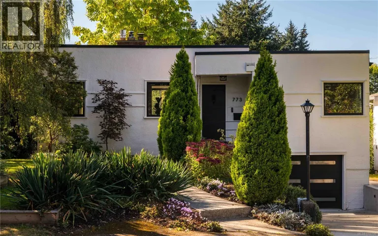 773 Middleton St, Saanich, British Columbia V9A2E1