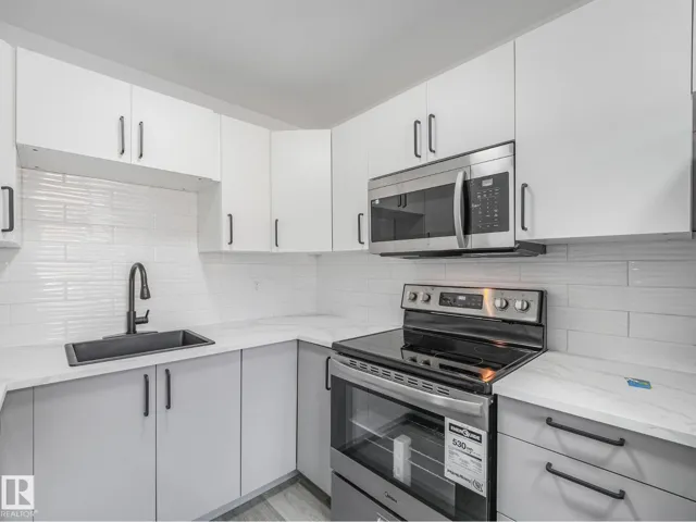 152 LONDONDERRY SQUARE SQ NW, Edmonton, Alberta T5C3C4