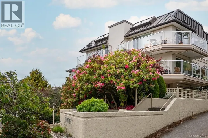 303 1158 Fairfield Rd, Victoria, British Columbia V8V3B1