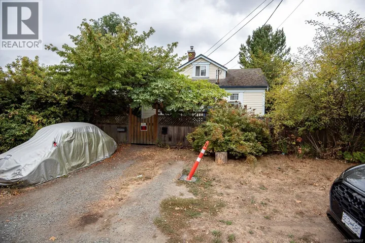 3814 Rowland Ave, Saanich, British Columbia V8Z1X7