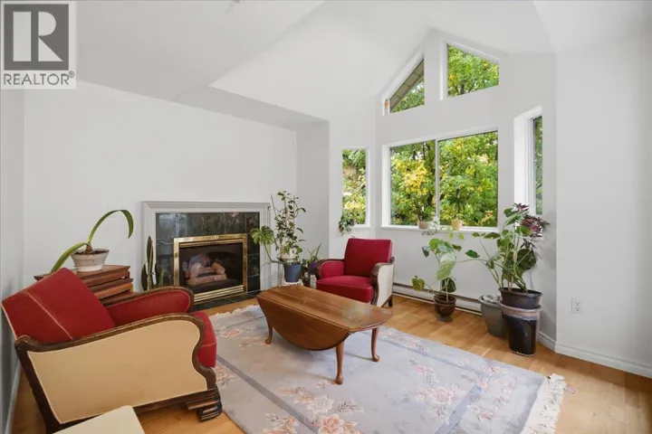 404 1723 FRANCES STREET, Vancouver, British Columbia V5L1Z5