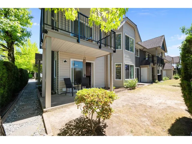 201 8972 FLEETWOOD WAY, Surrey, British Columbia V3R0T5