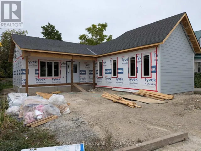 99 ST PATRICK STREET, Kawartha Lakes (Lindsay), Ontario K9V1R7