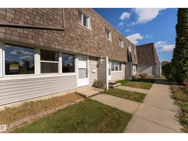113 VILLAGE ON THE GREEN GR NW, Edmonton, Alberta T5A1H2