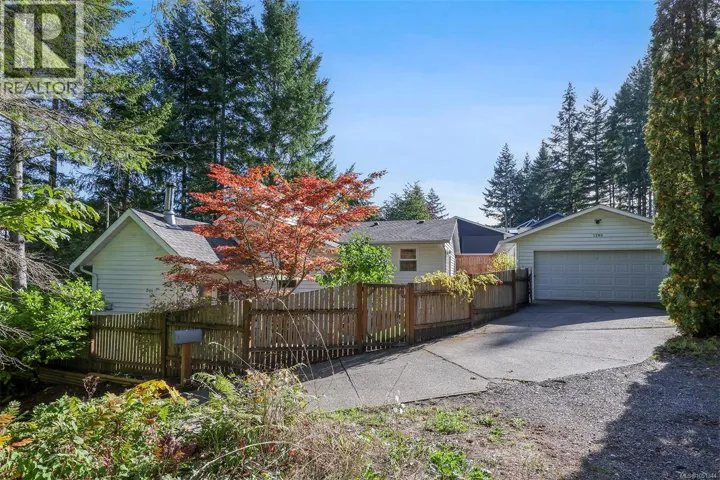 1285 Hurford Ave, Courtenay, British Columbia V9N8K9