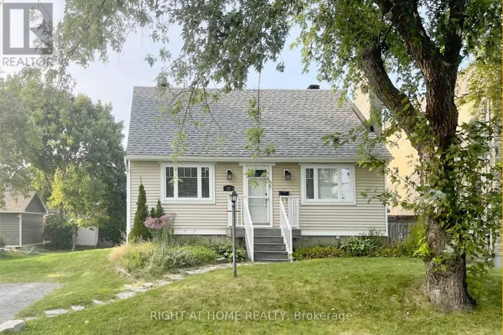 37 ROSSLAND AVENUE, Ottawa, Ontario K2G2K3