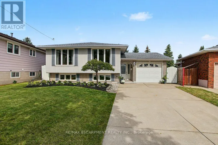 30 CATALINA DRIVE, Hamilton (Greenford), Ontario L8G2M5