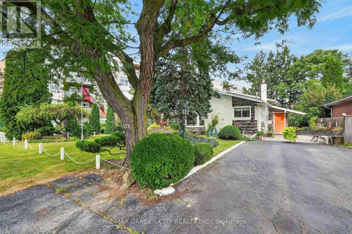 529 CARLTON STREET, St. Catharines (Carlton/Bunting), Ontario L2M4X6