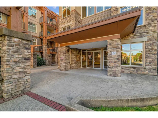 415 10237 133 STREET, Surrey, British Columbia V3T0C6
