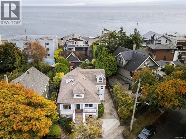 103 Bushby St, Victoria, British Columbia V8S1B3