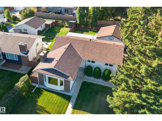 720 KNOTTWOOD RD S NW, Edmonton, Alberta T6K1W5