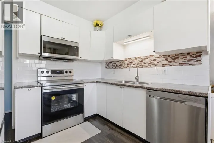 423 WESTWOOD Drive Unit# 43, Kitchener, Ontario N2M5B5