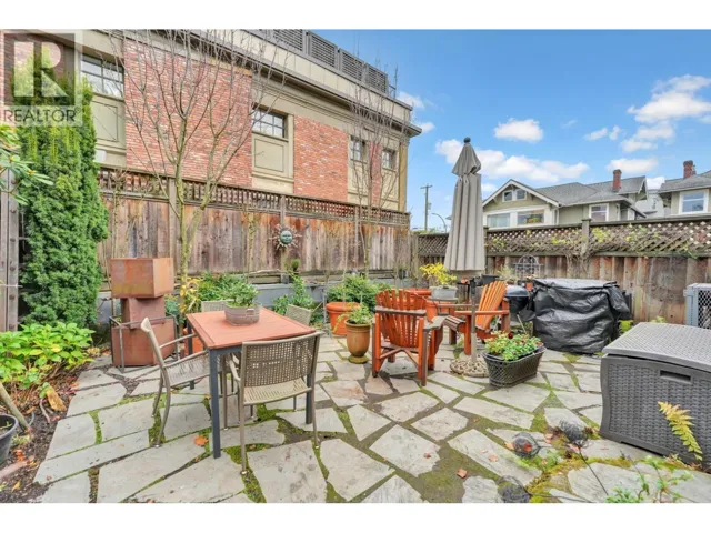 2303 W 3RD AVENUE, Vancouver, British Columbia V6K1L6