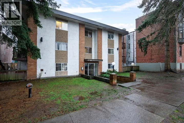12 430 E 8TH AVENUE, Vancouver, British Columbia V5T1S7