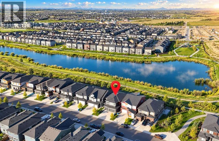 335 Lucas Way NW, Calgary, Alberta T3P0R5