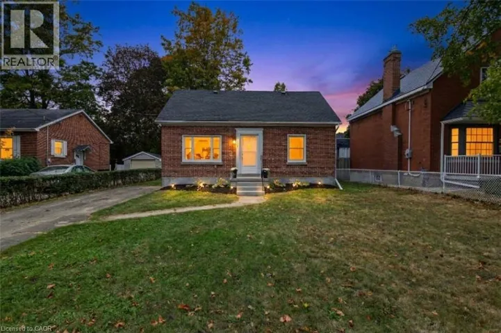 223 MARGARET Avenue, Kitchener, Ontario N2H4J1