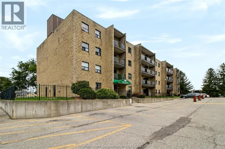 140 PARK AVENUE East Unit# 302, Chatham, Ontario N7M3V6