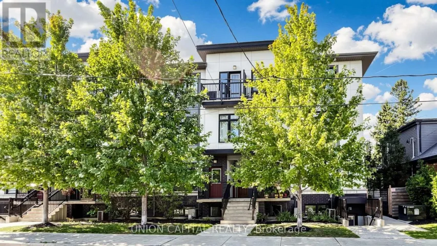 9 - 6 BICKNELL AVENUE, Toronto (Keelesdale-Eglinton West), Ontario M6M4G4