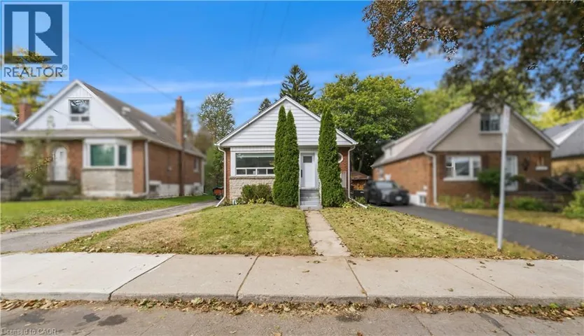 206 EAST 19TH Street, Hamilton, Ontario L9A4S5