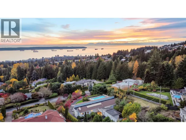 1035 KING GEORGES WAY, West Vancouver, British Columbia V7S1S6