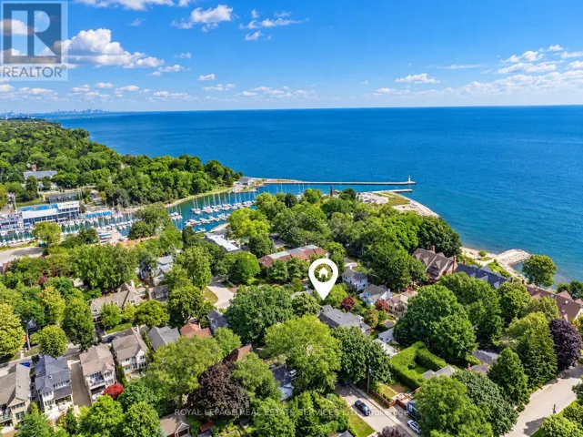 32 ANDERSON STREET, Oakville (CO Central), Ontario L6K1A5