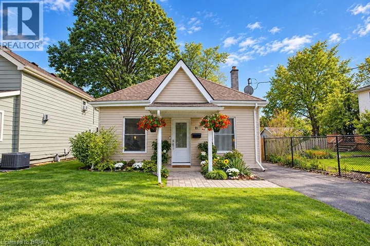 11 STIRTON Avenue, Brantford, Ontario N3T1E2