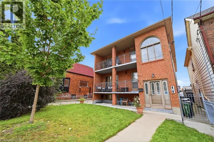 277 HARVIE Avenue, York, Ontario M6E4L1