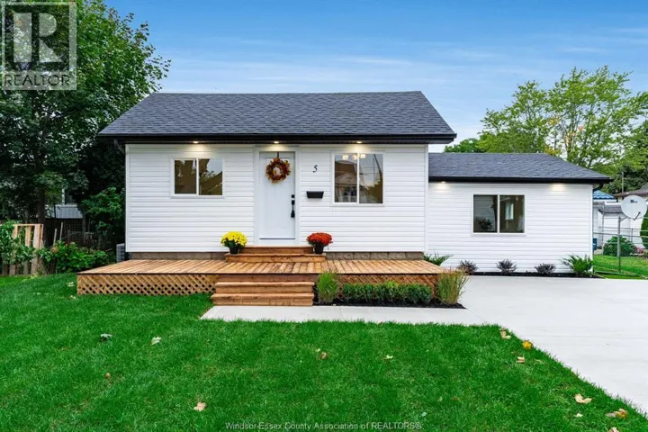 5 Howard STREET, Leamington, Ontario N8H1G4