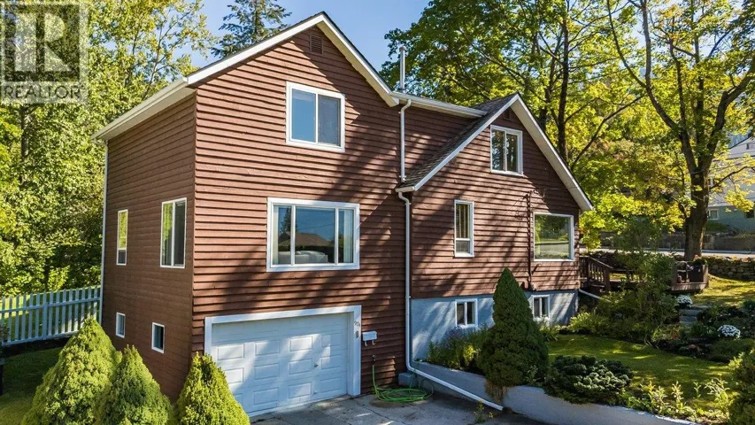904 5th Street, Nelson, British Columbia V1L2X8