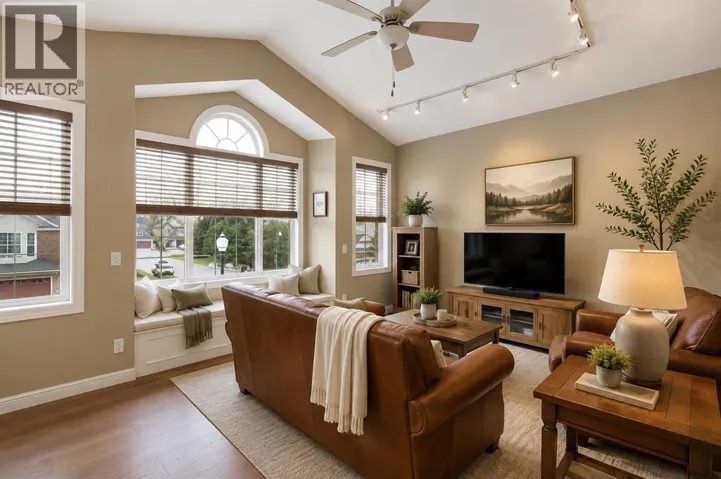 30 Discovery Ridge Gardens SW, Calgary, Alberta T3H5L6