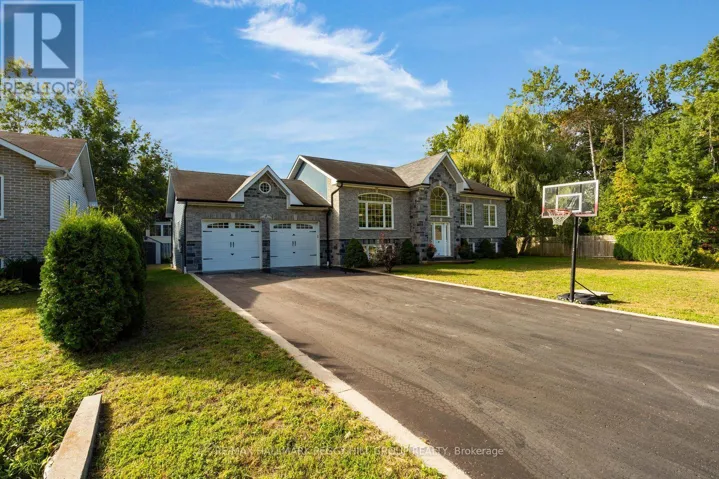 4 FATIMA COURT, Wasaga Beach, Ontario L9Z1K9
