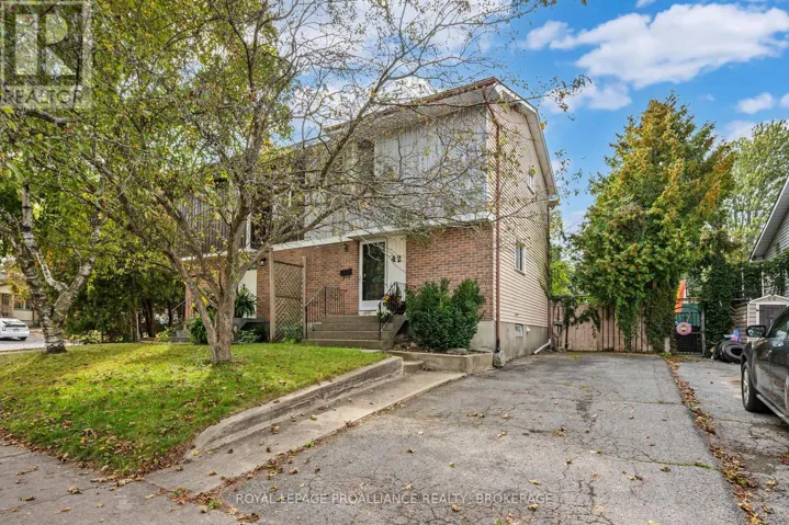 42 WYCLIFFE CRESCENT, Kingston (East of Sir John A. Blvd), Ontario K7K5Z1
