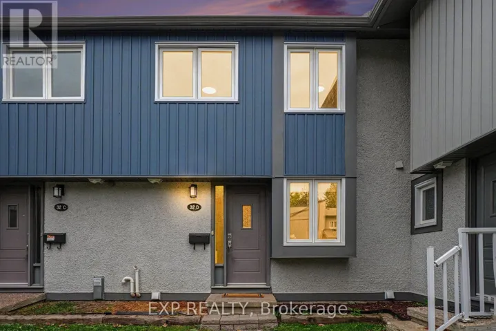D - 32 BENLEA DRIVE, Ottawa, Ontario K2G4A8
