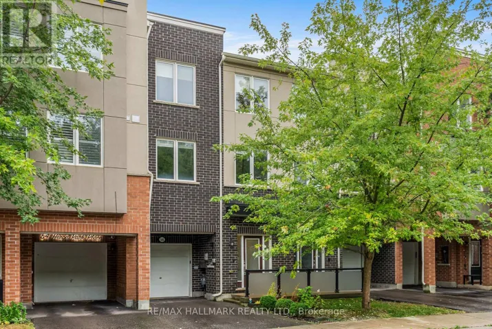 56 HERON PARK PLACE, Toronto (West Hill), Ontario M1E0B8