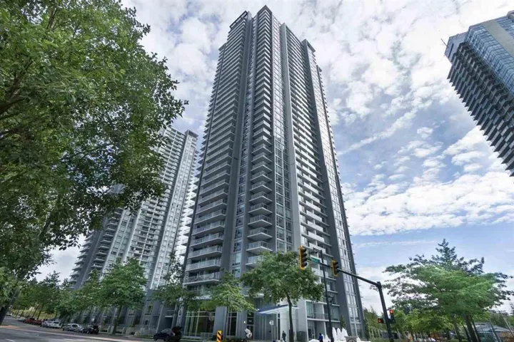 2001 13696 100 AVENUE, Surrey, British Columbia V3T0L5