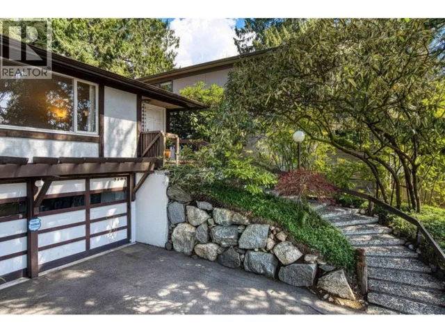 2493 HAYWOOD AVENUE, West Vancouver, British Columbia V7V1Y2