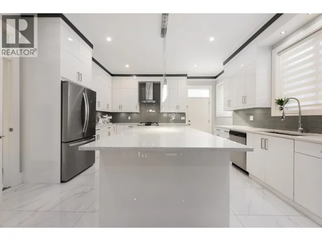 1135 YORSTON COURT, Burnaby, British Columbia V5A2T8