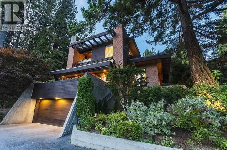 4651 MARINE DRIVE, West Vancouver, British Columbia V7W2P1