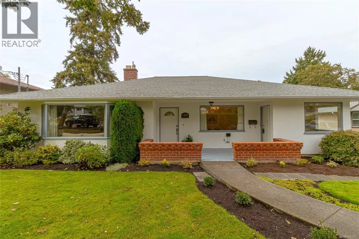 1280 Tracksell Ave, Saanich, British Columbia V8P2C9