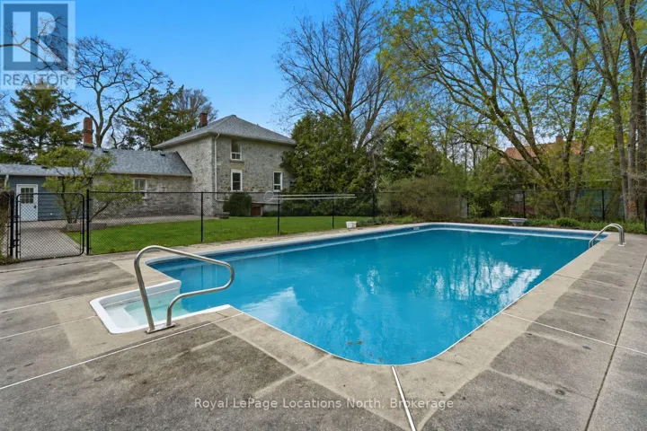 562 CAMERON STREET, Collingwood, Ontario L9Y2J3