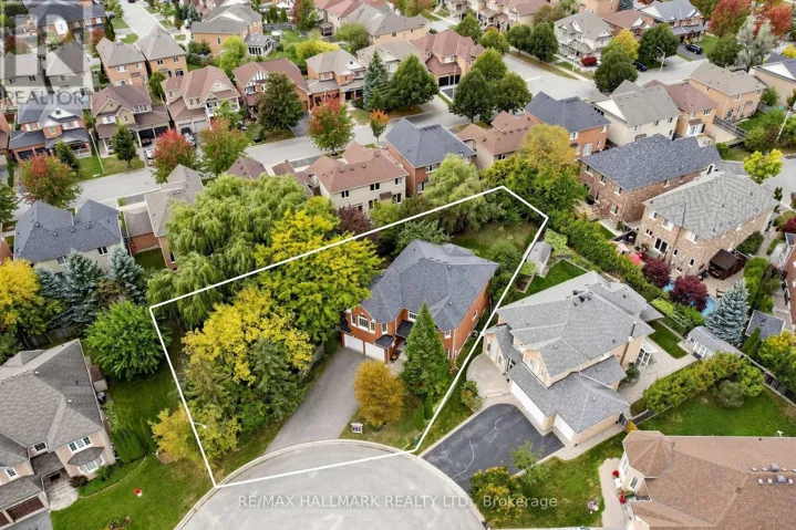 10 DRIFTWOOD COURT, Richmond Hill (Oak Ridges), Ontario L4E3K8