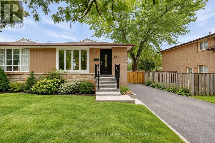 1254 NAPIER CRESCENT, Oakville (CP College Park), Ontario L6H2A4