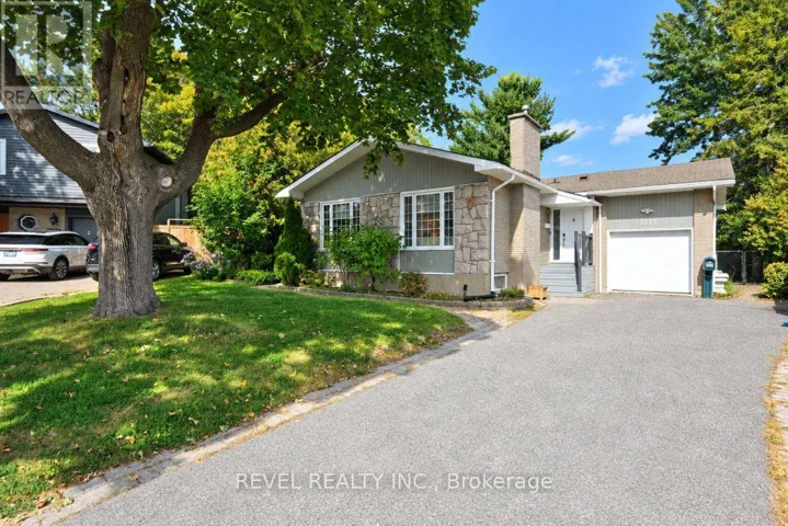 2213 CIRCLE PLACE, Ottawa, Ontario K1G3E2