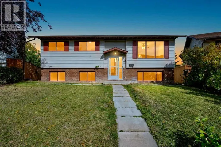 63 Beaconsfield Crescent NW, Calgary, Alberta T3K1W5