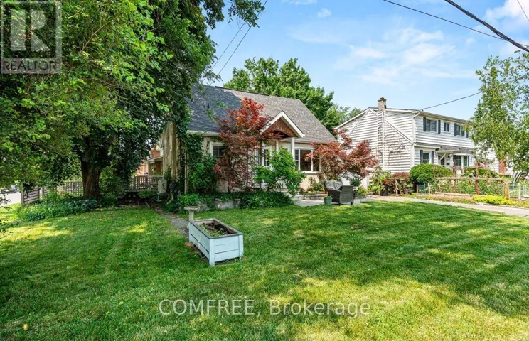 421 GREENWOOD AVENUE, Ottawa, Ontario K2A0X5
