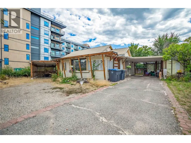 425 Leathead Road, Kelowna, British Columbia V1X2J3